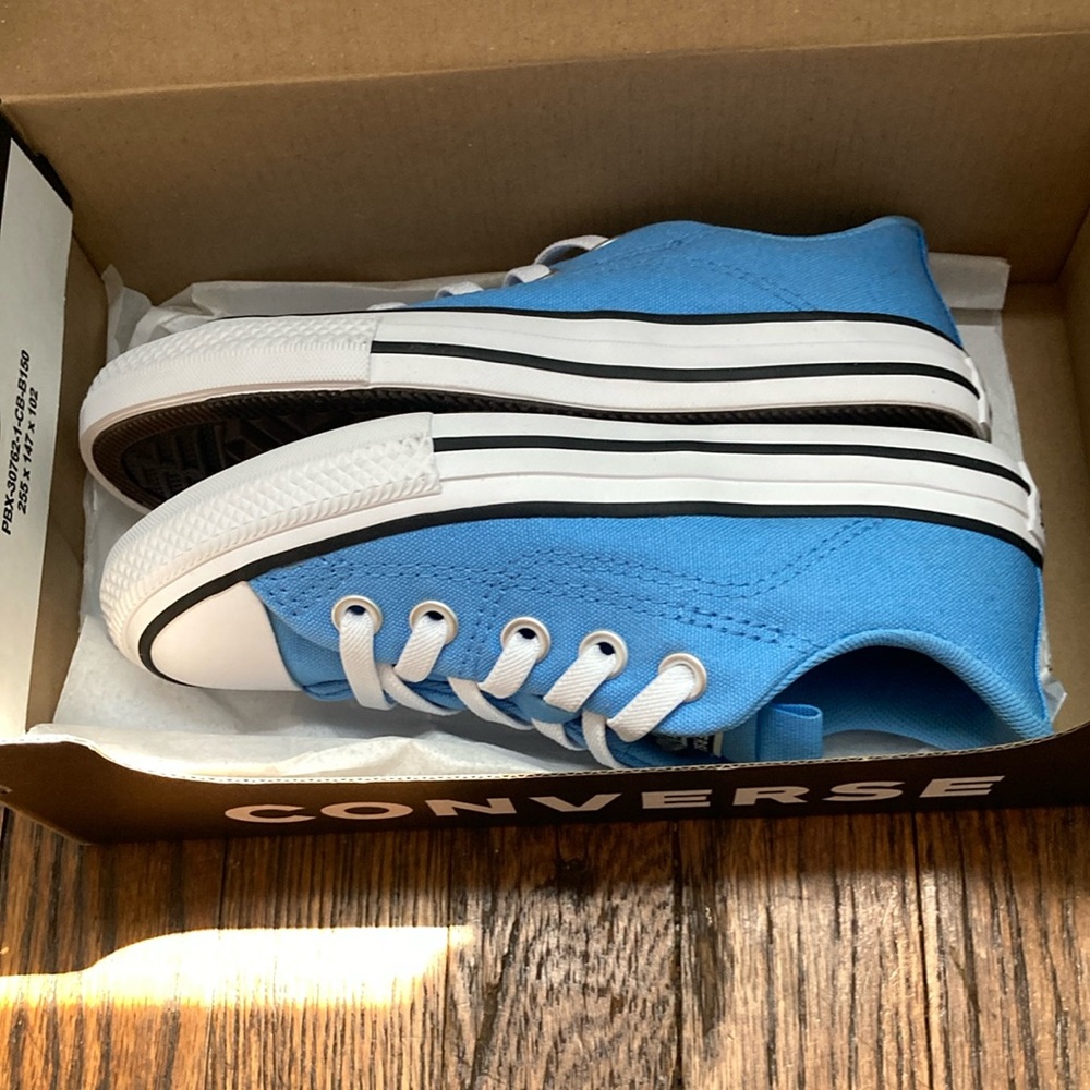 NIB New in Box Size 13 Child Blue Converse